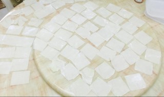 方形饺子皮怎么包 方形饺子皮怎么包元宝饺子