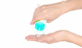 先用精华还是先用乳液（先用精华还是先用乳液和面霜）