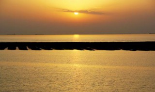 黄昏的地平线是哪首歌的歌词（黄昏的地平线是哪首歌的歌词是什么意思）