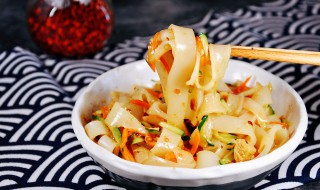 凉拌凉皮的做法及调料 凉拌凉皮的做法及调料