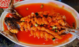 电饭煲焖鱼的做法（电饭煲焖鱼的做法大全窍门）