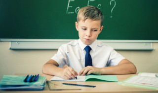 小孩老是注意力不集中（小孩老是注意力不集中该怎么办）