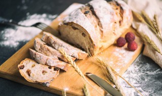 法棍面包这么硬怎么吃（法棍面包这么硬怎么吃啊）