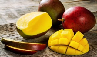 芒果皮有黑斑还能吃吗（芒果皮黑斑还能吃吗图片）