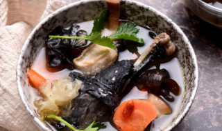 猪肚鸡的功效与作用（虫草花猪肚鸡的功效与作用）