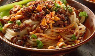 如何制作担担面的家常做法（担担面制作过程）