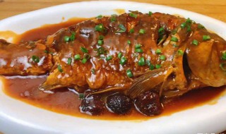 家常做法红烧鲫鱼的家常做法（红烧鲫鱼家庭做法）