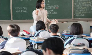 月球环绕地球一周的时间约为（月球环绕地球一周的时间约为几小时）