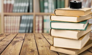 我国第一位爱国主义诗人是谁 我国第一位爱国主义诗人是谁他创造了什么这一新诗体