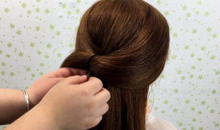 怎么学盘发（怎么学盘头发）