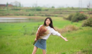 如何搭配半身裙子 如何搭配半身裙子图片