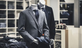 西服应该搭配什么衬衫 西服搭配什么衬衫好看