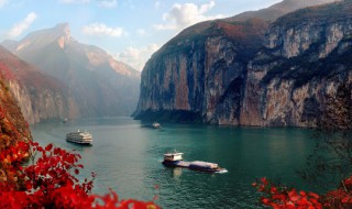 描写山峰的词语有（描写山峰的词语有哪些四字词语）