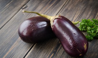 炒茄子怎么做好吃又简单又好吃 炒茄子怎么做好吃又简单又好吃视频教程