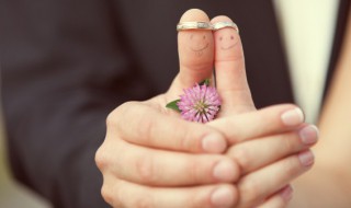 男生中指戴戒指的含义 男生中指戴戒指的含义怎么说