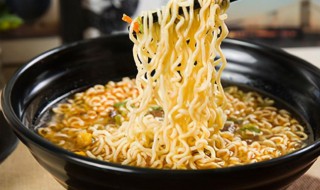 方便面吃多了会怎么样（怀孕方便面吃多了会怎么样）