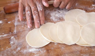 烫面饺子怎么做（烫面饺子怎么做?）