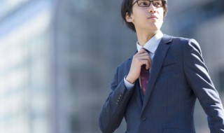 衣着讲究的男人共同拥有的好习惯（穿衣服讲究的男人什么性格）