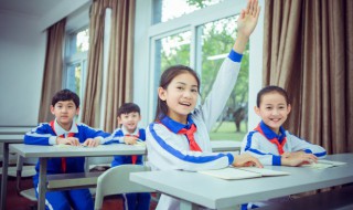 雕栏玉砌的砌怎么读 雕栏玉砌应犹在 只是朱颜改