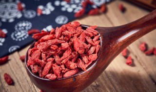 女人补血吃什么好呢（女人补血吃什么药好见效快）