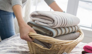 梦见衣服什么含义（梦林玄解 梦见衣服）