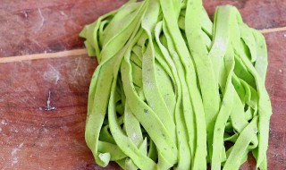 菠菜面怎么做好吃 菠菜面怎么做好吃又简单视频