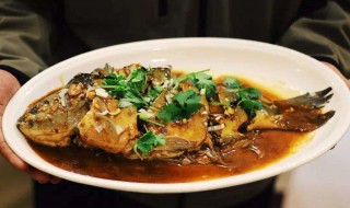 怎样炖鱼不腥还好吃 怎样炖鱼不腥还好吃又简单