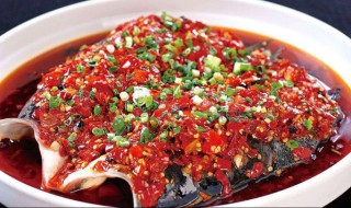 鸿运当头剁椒鱼的家常做法(鸿运当头剁椒鱼头)