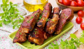 排骨为什么要焯水 排骨为什么要焯水去血迹呢 血迹不能吃的吗