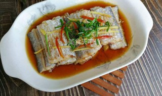 带鱼蒸着吃怎么做好吃 带鱼蒸的吃怎么做好吃