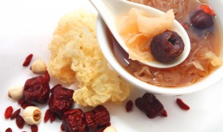 银耳不能和什么食物同食（银耳不能跟什么食物一起吃）