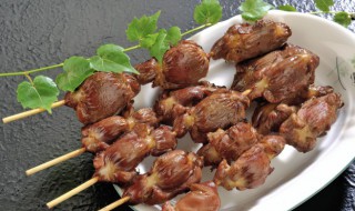 晚上吃烧烤应该注意什么（晚上吃烧烤应该注意什么饮食）