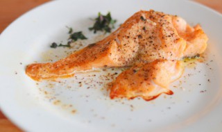 河里的鱼能吃吗（污水河里的鱼能吃吗）