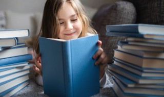 访问的近义词 威武的近义词