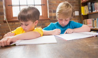 扫视的近义词(扫视的近义词有哪些)