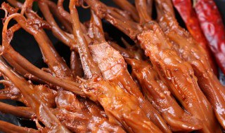 成品酱鸭怎么烧好吃 成品酱鸭怎么烧好吃又简单