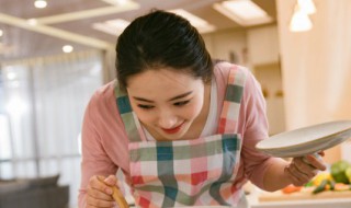 鱼头泡饼怎么做好吃（鱼头泡饼怎么做好吃窍门）