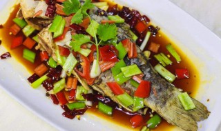 大理酸辣鲫鱼的做法 大理酸辣鲫鱼的家常做法