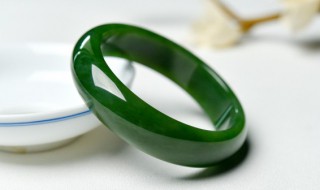 翡翠吊坠寓意 翡翠吊坠寓意解释