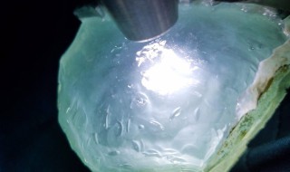 玻璃种翡翠原石 玻璃种翡翠原石介绍