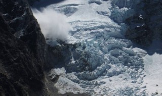 如何在雪崩中求生 在冰川遇到雪崩如何求生