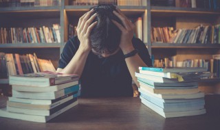 翡翠的翡可以组什么词（翡可以组成什么词）