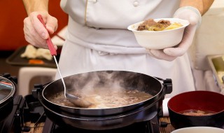 虫草花煲土鸡和鸡汤面的做法（虫草花鸡汤面图片）