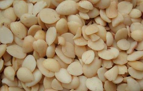 桃仁的功效与作用（桃仁的功效与作用禁忌）