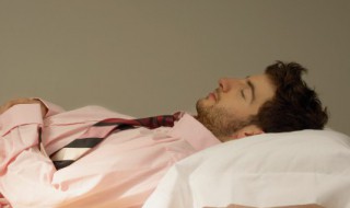 做梦梦见红鱼（做梦梦见红鱼是什么意思）