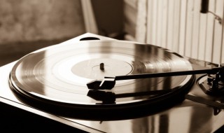 看着我什么话都不用说是什么歌 你看着天不要说一句话是什么歌