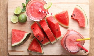 橙子和西瓜一起吃会拉肚子吗（黄瓜和橙子一起吃会拉肚子吗）