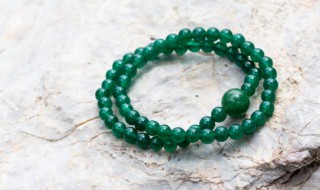 怎么看翡翠真假最简单的方法 怎样分辨翡翠的真假最简单的方法