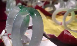 云南翡翠原石 云南翡翠原石市场