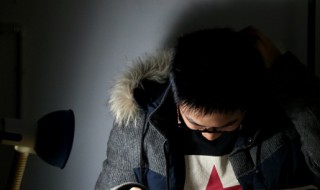 满城桃李的意思和造句（满城桃李什么意思）